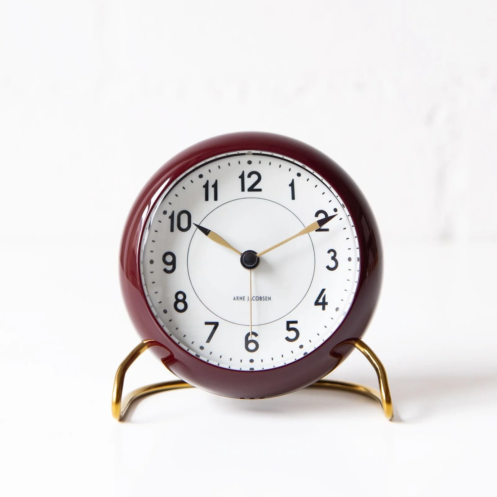 Arne Jacobsen Station Clock: Burgundy