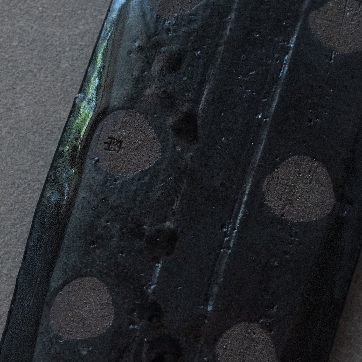 Black Minu Yaki Long Catchall - Image 7