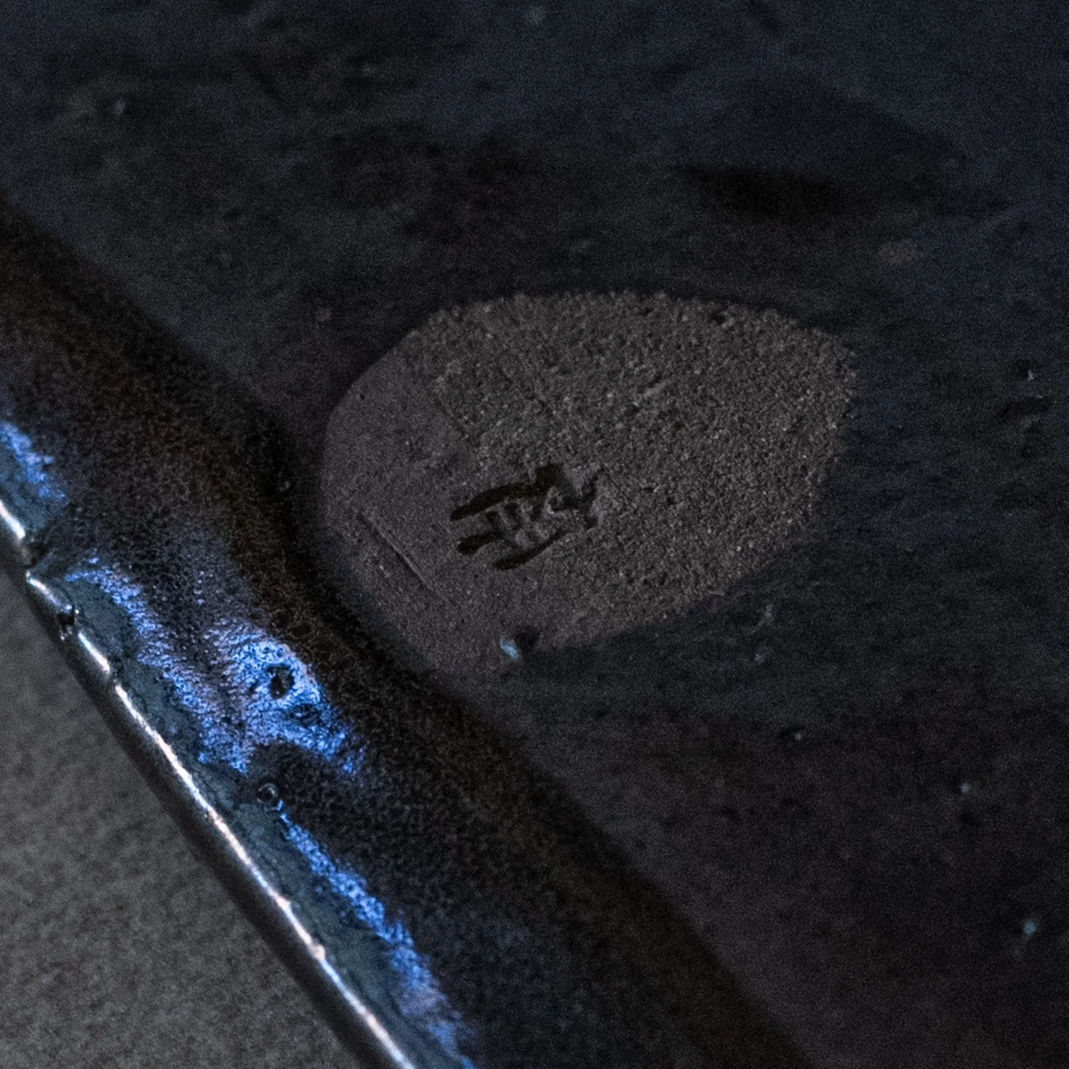 Black Minu Yaki Long Catchall - Image 8