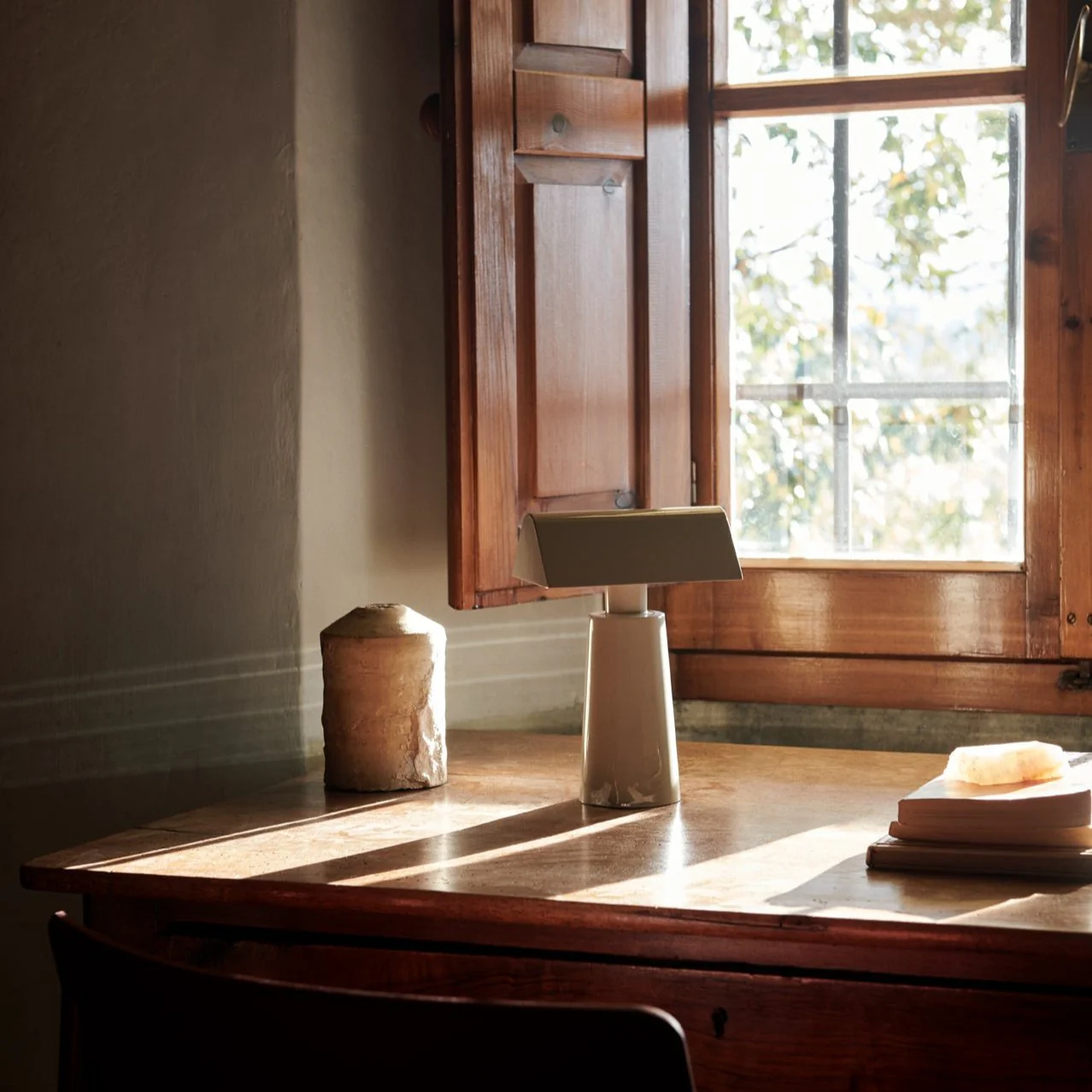 Caret Portable Lamp: Silk Grey - Image 5