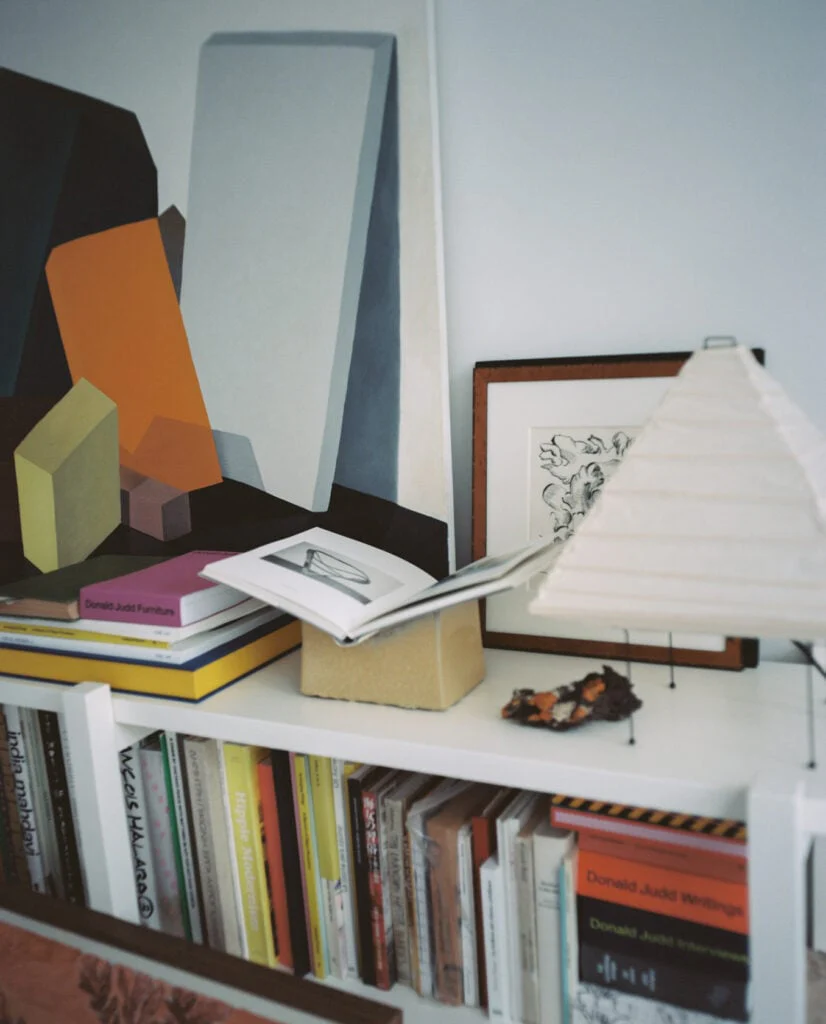Apartamento Ceramic Book Stand - Image 9