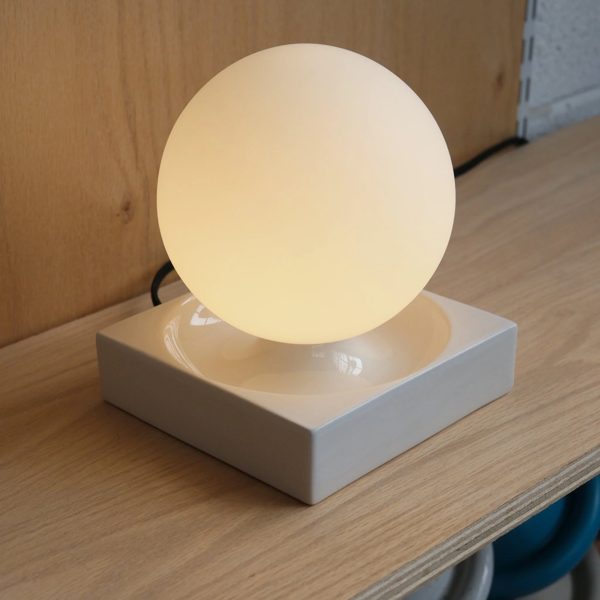 Wall/Table Ceramic Lamp: 6 colorways - Image 2