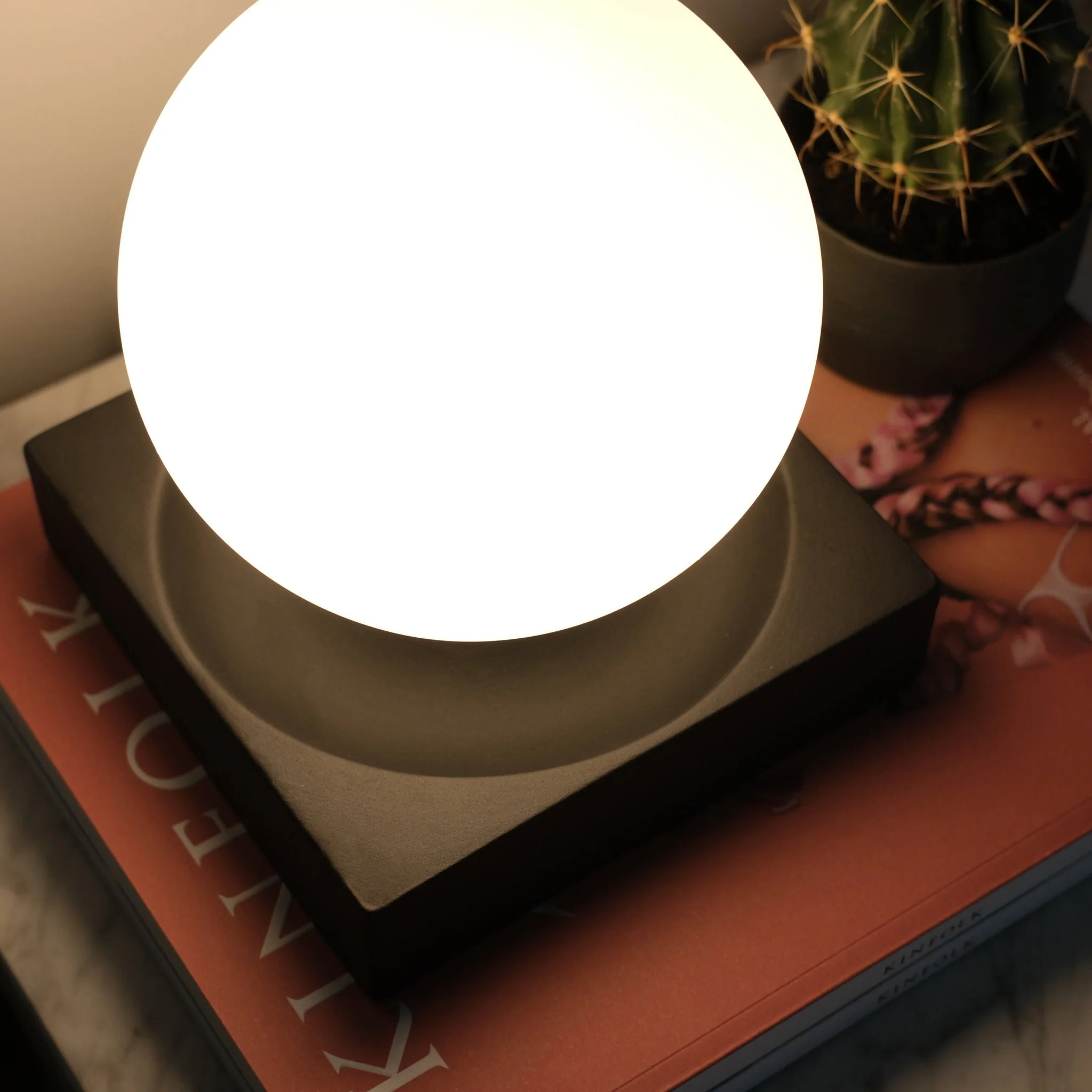 Wall/Table Ceramic Lamp: 6 colorways - Image 4