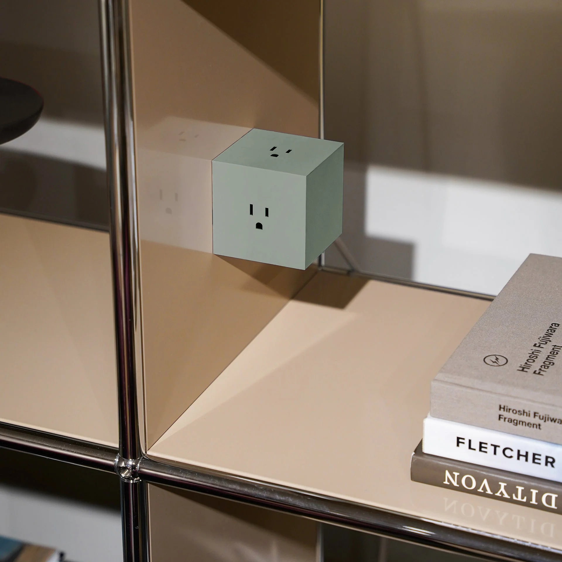 Stockholm Square 1 Power Strip: Oak Green - Image 4