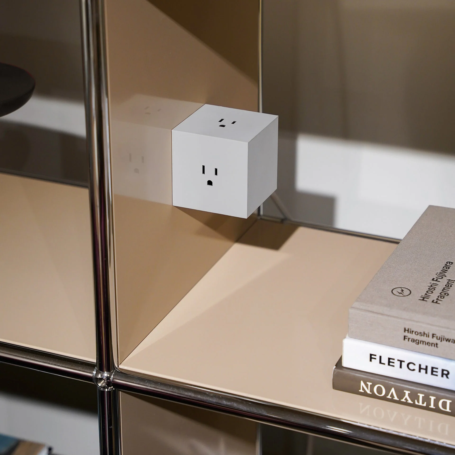 Stockholm Square 1 Power Strip: Gotland Grey - Image 4
