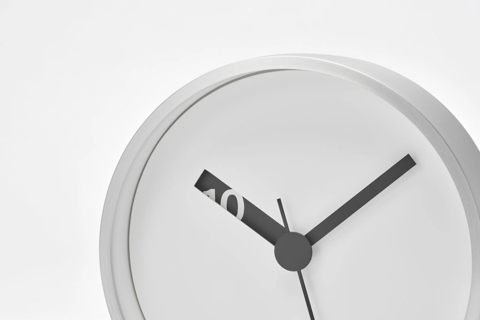 Extra Normal Clock - Image 18