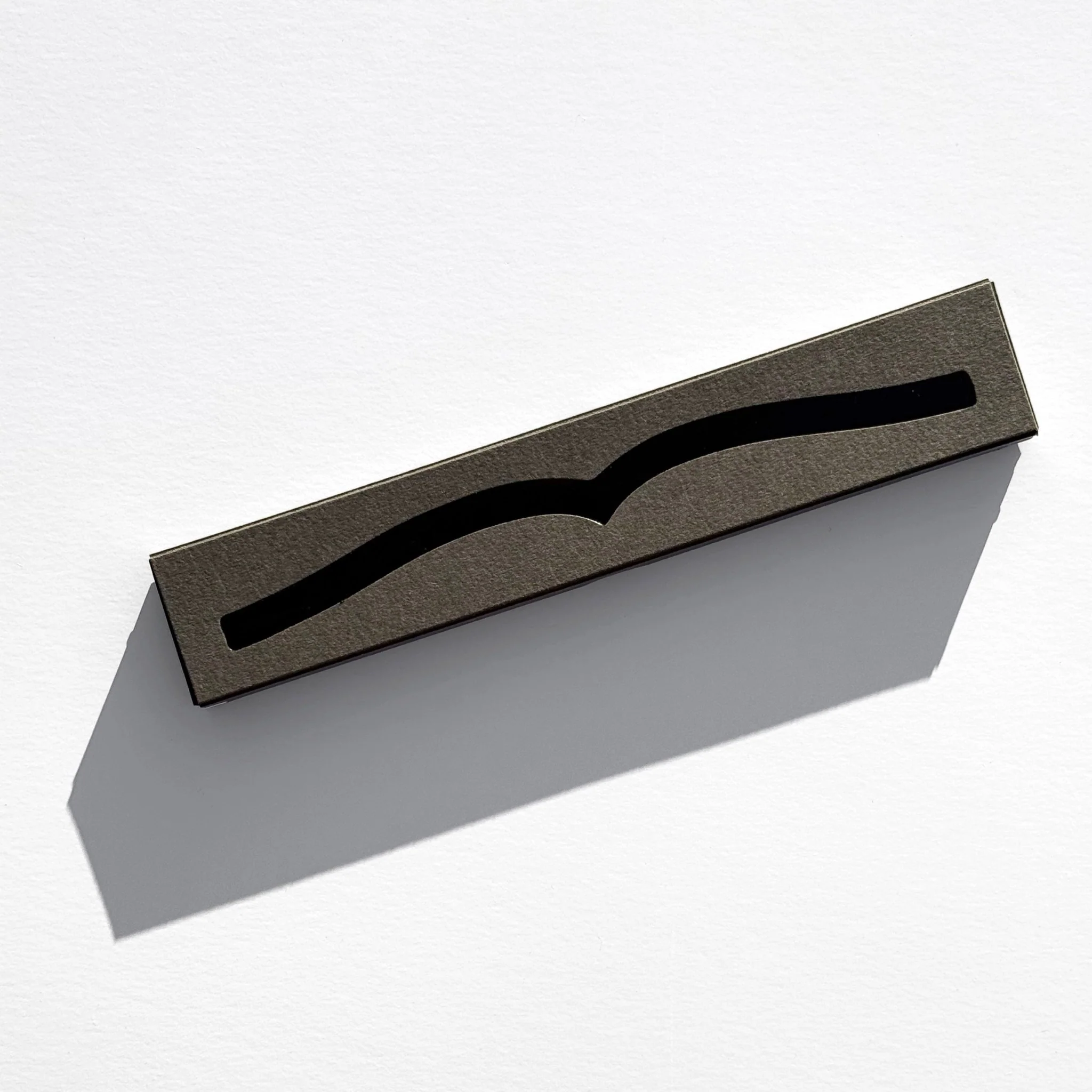 Japanese Cast Iron Book Weight: Black - Image 5