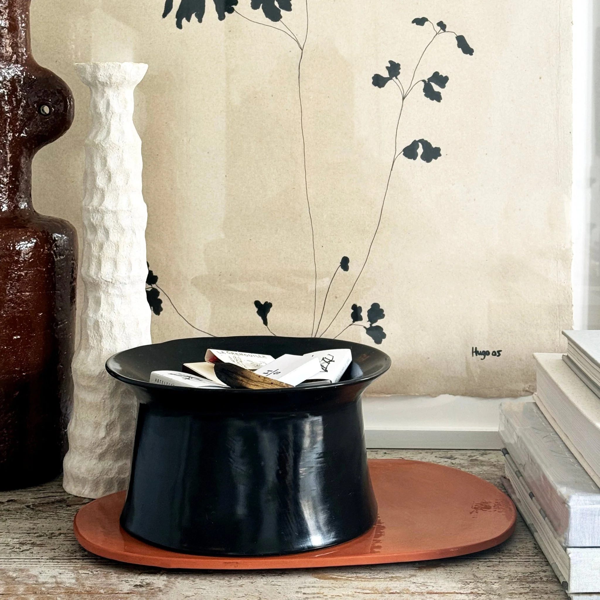 La Mére Ebony Ceramic Pedestal - Image 3