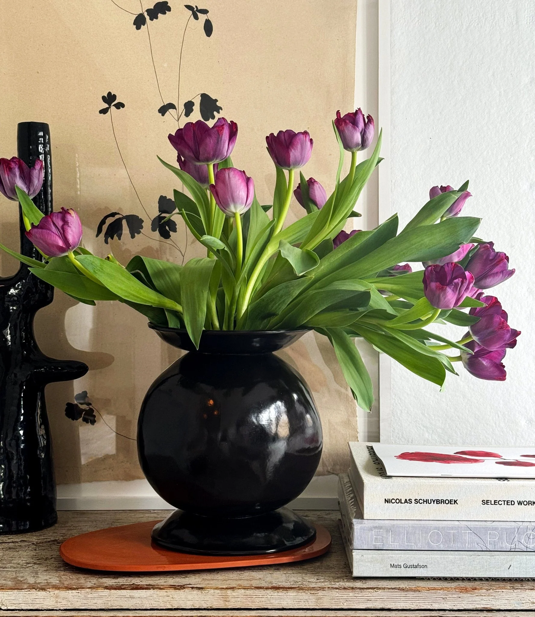 La Mére Ebony Vase - Image 3