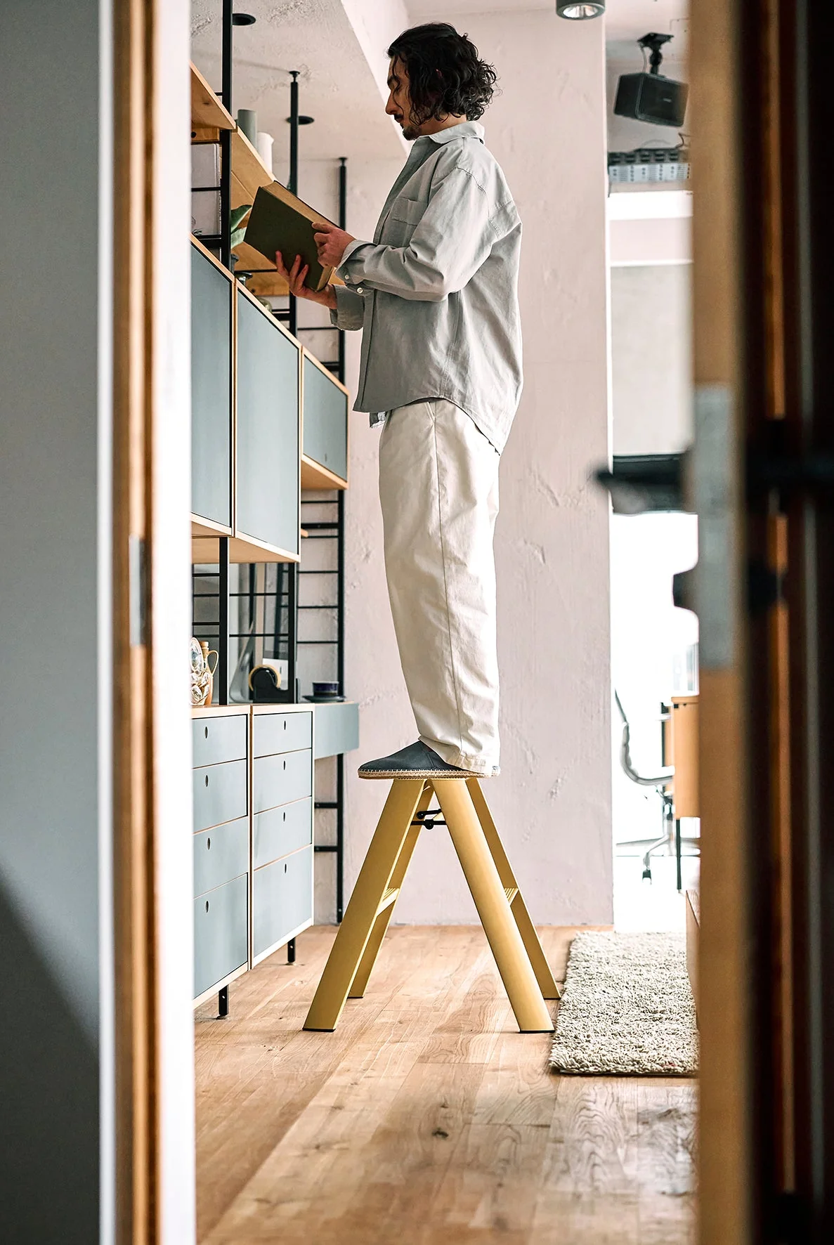 Hasegawa Lucano Step Ladder: 2-step, Mustard Yellow - Image 3