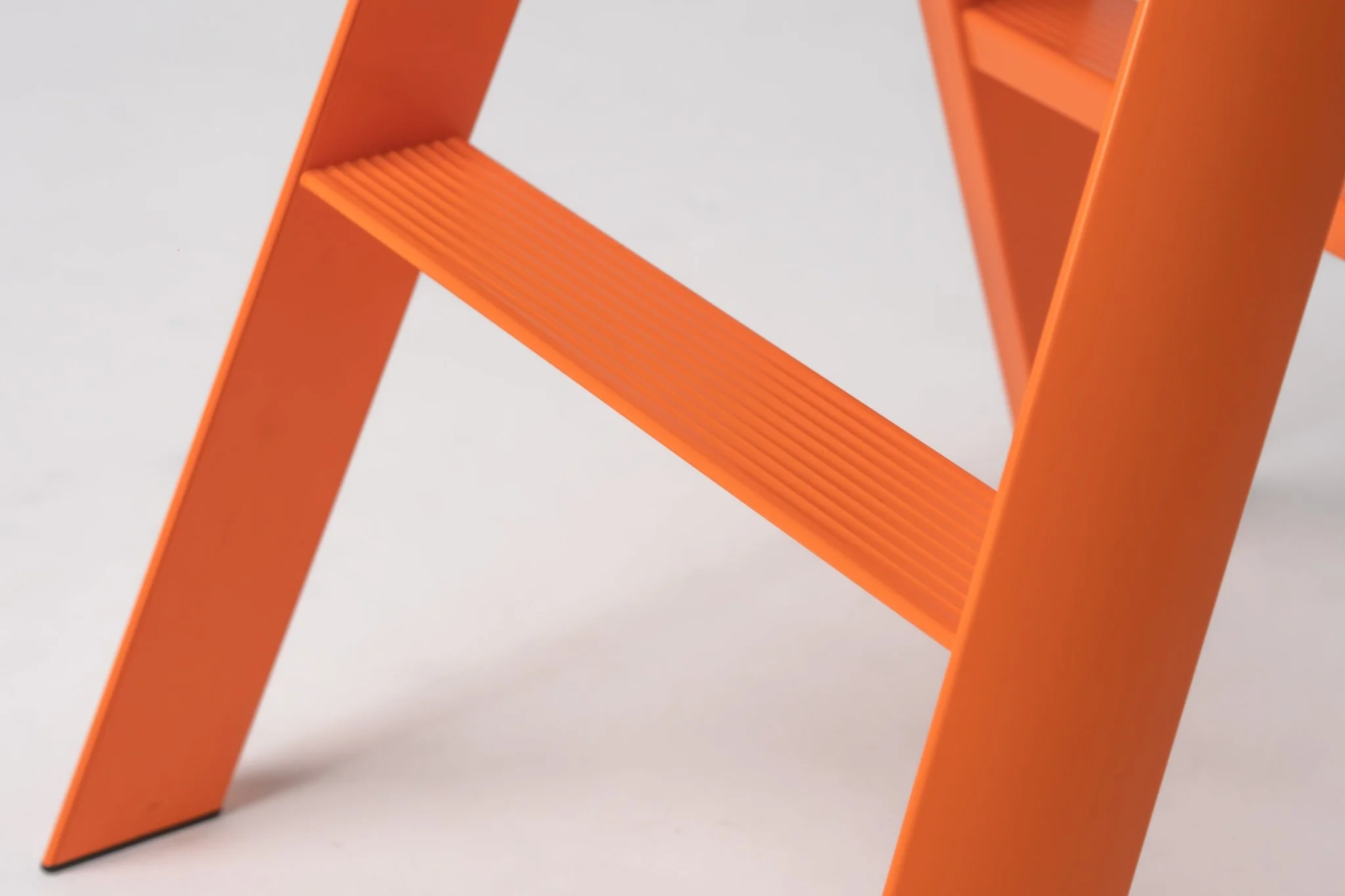 Hasegawa Lucano Step Ladder: 2-step, Orange - Image 4