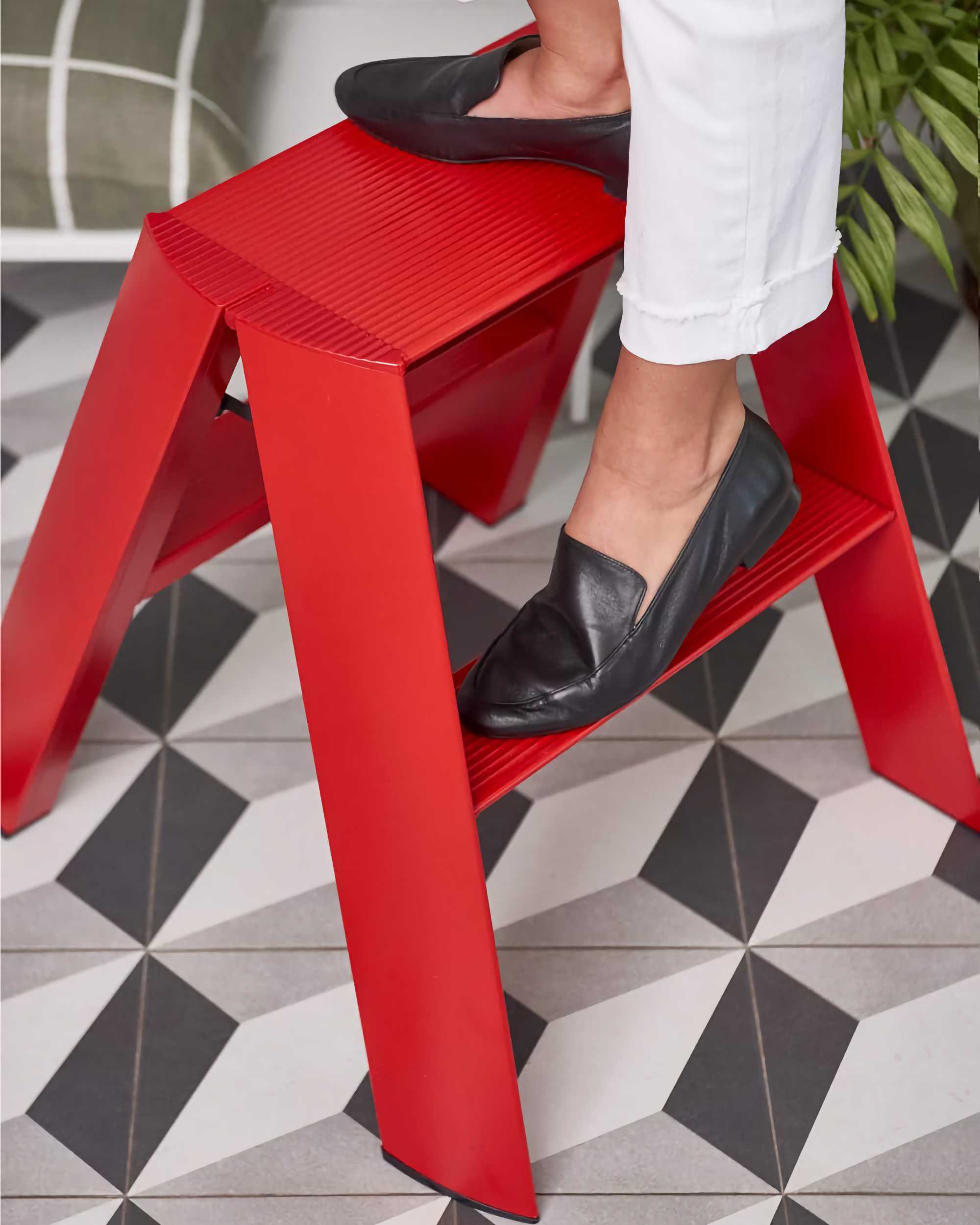 Hasegawa Lucano Step Ladder: 2-step, Red - Image 2