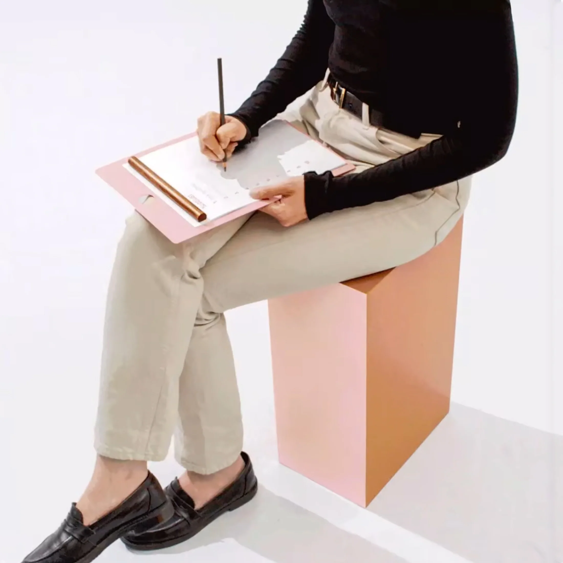 Magnetic Wall/Desk Clipboard: Pink - Image 6
