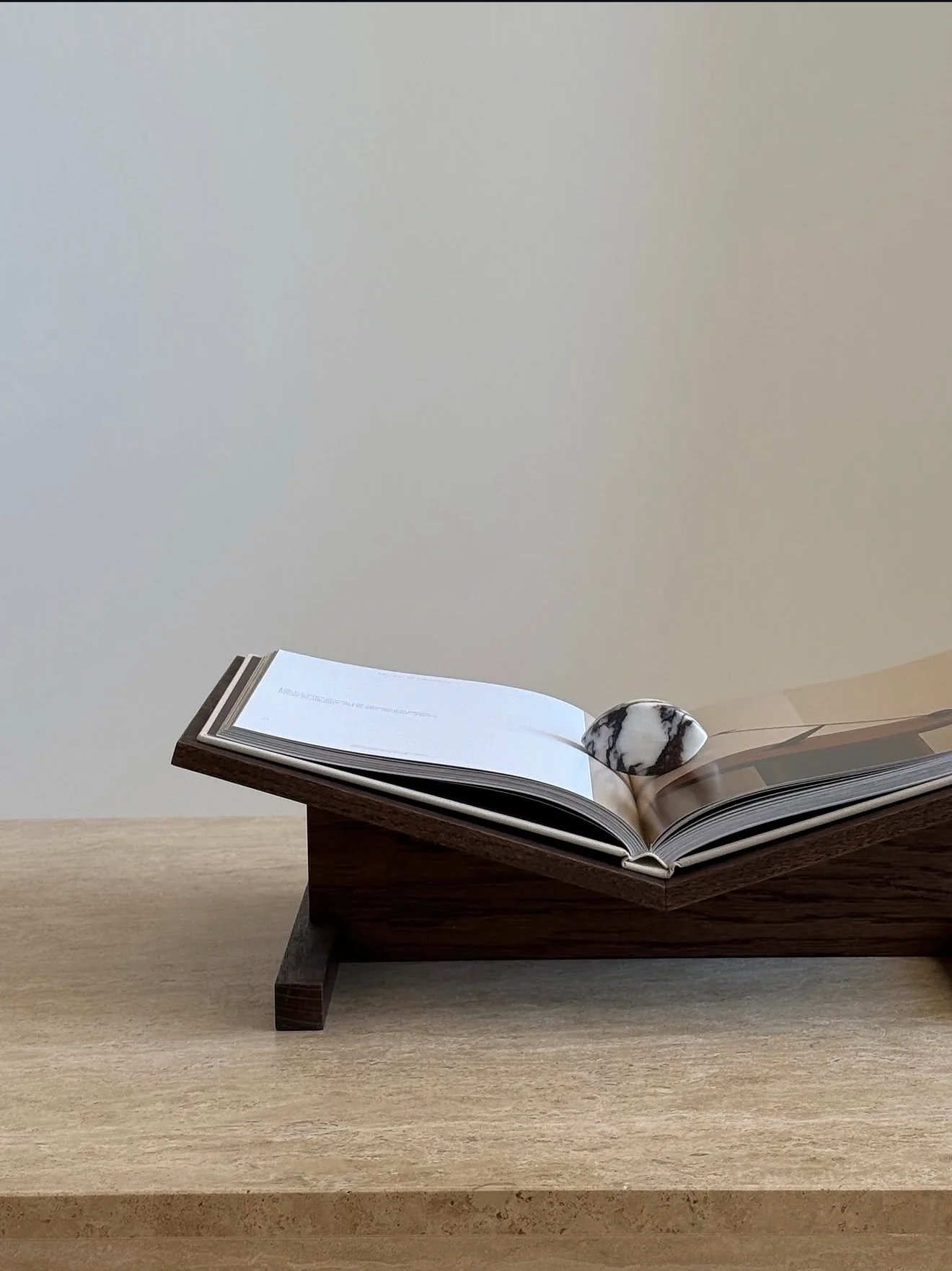 Page Bookstands: Dark Smoked Oak, 2 sizes - Image 3