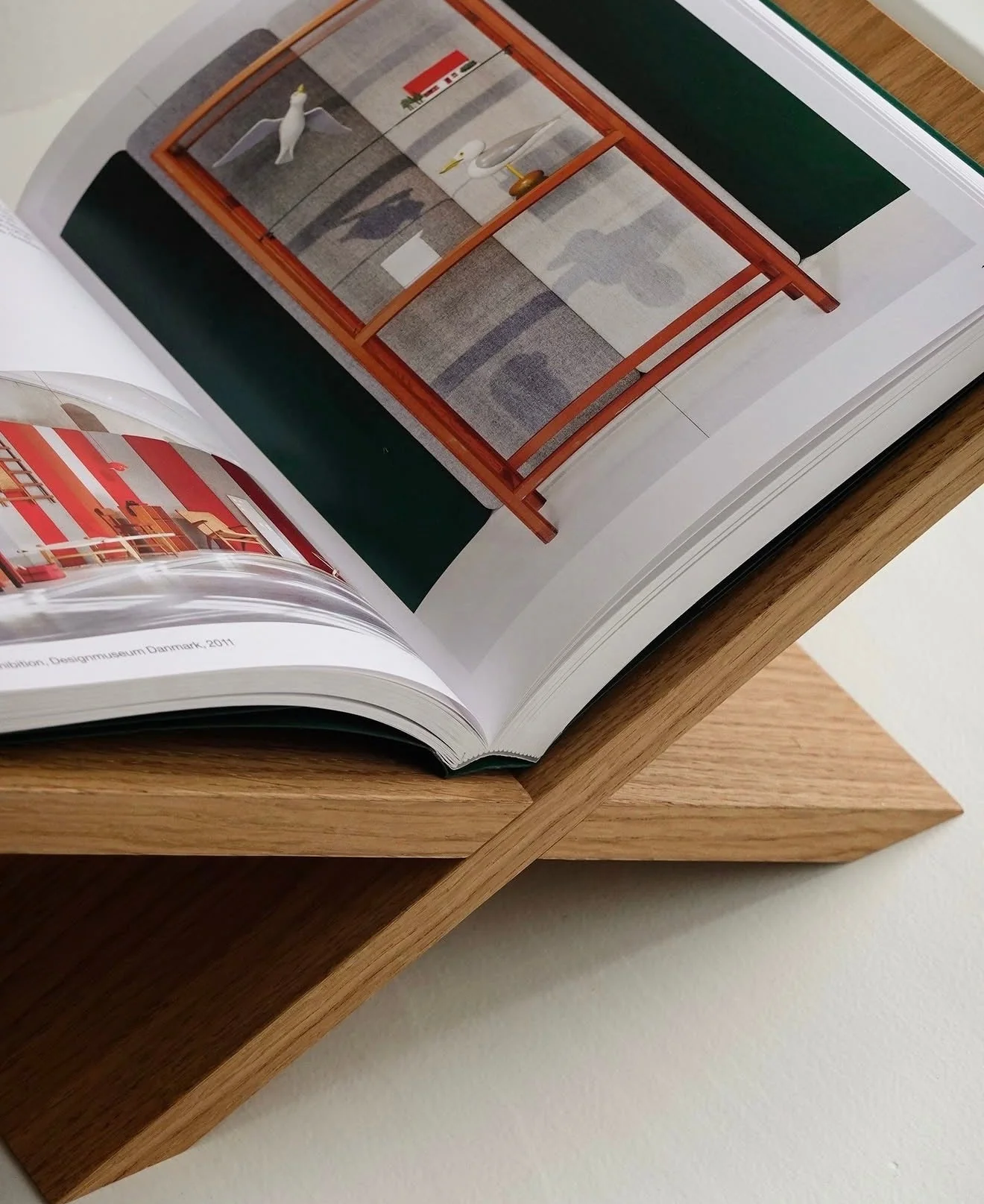 Rest Book Stand: Natural Oak - Image 2