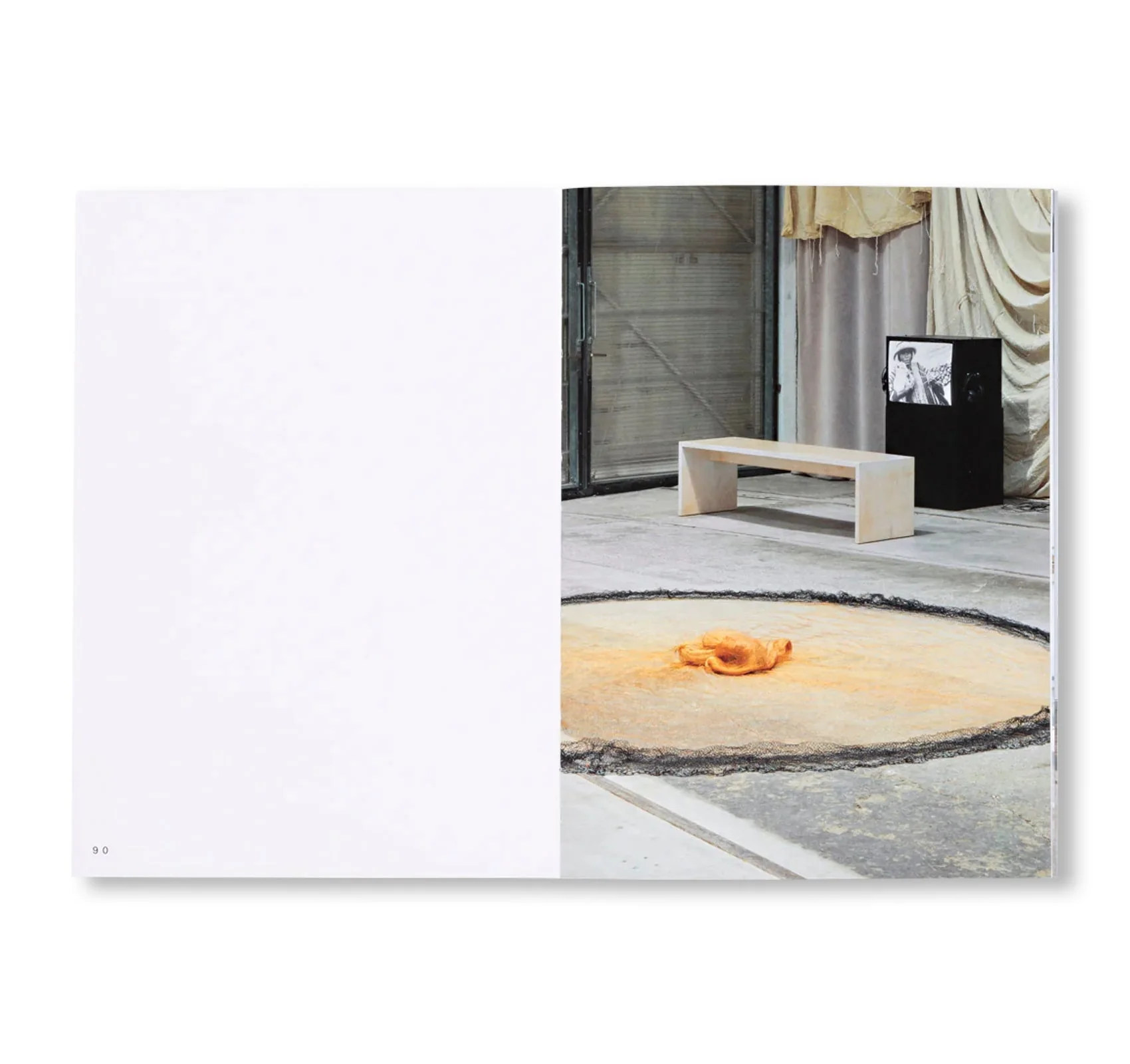 Sheila Hicks: A Little Bit of a Lot of Things - Image 11