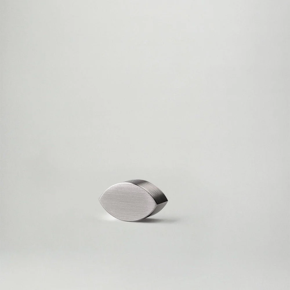 Signe Hytte Almond Book Weight: Stainless - Image 4