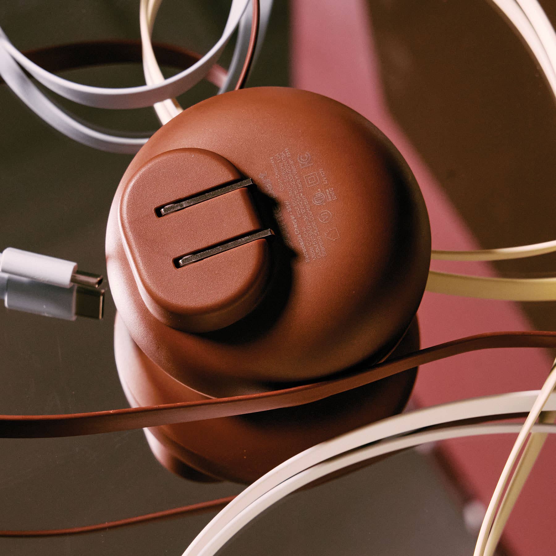 Counterpart USB-C Retractable Charger: Chocolate - Image 4