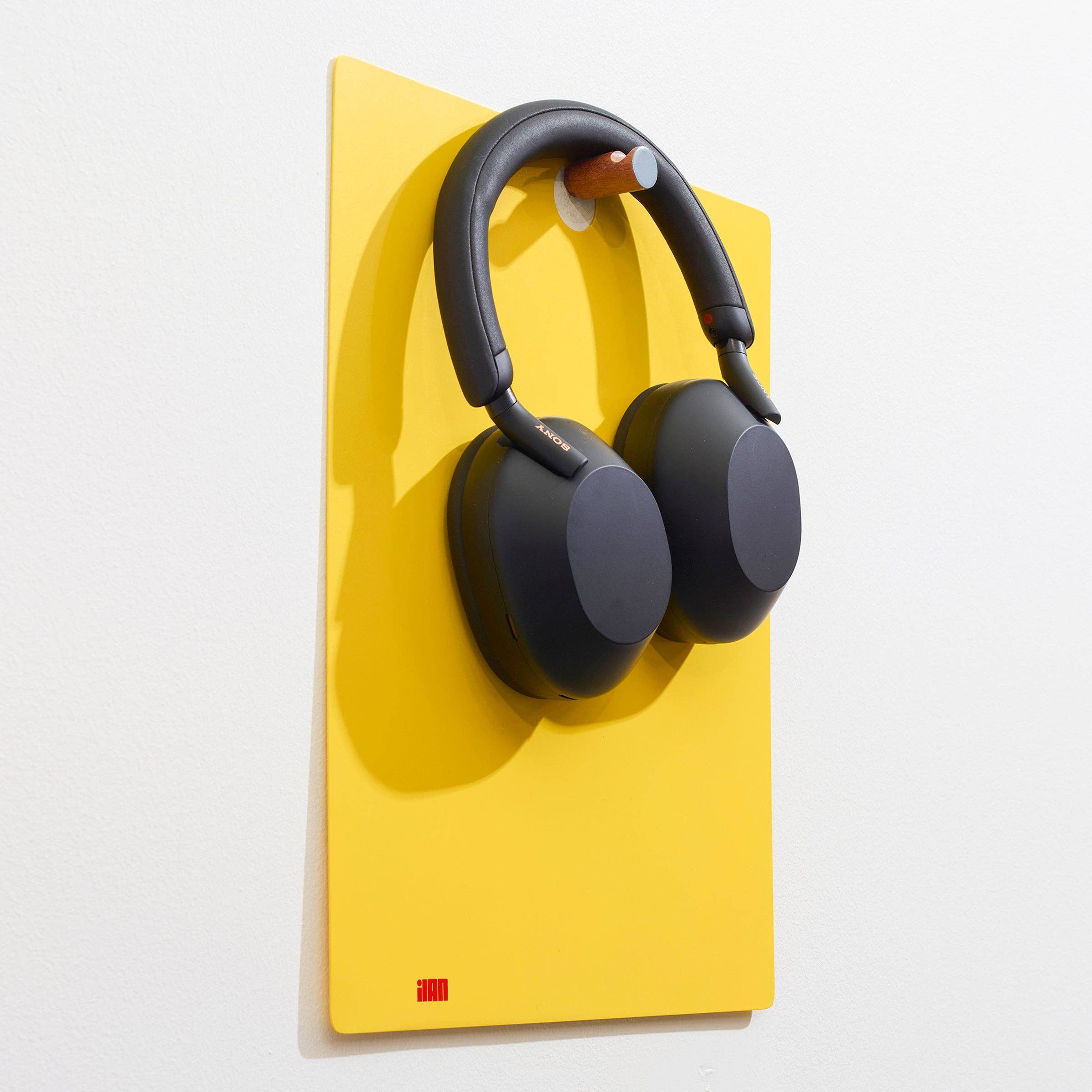 Magnetic Wall/Desk Clipboard: Yellow - Image 5