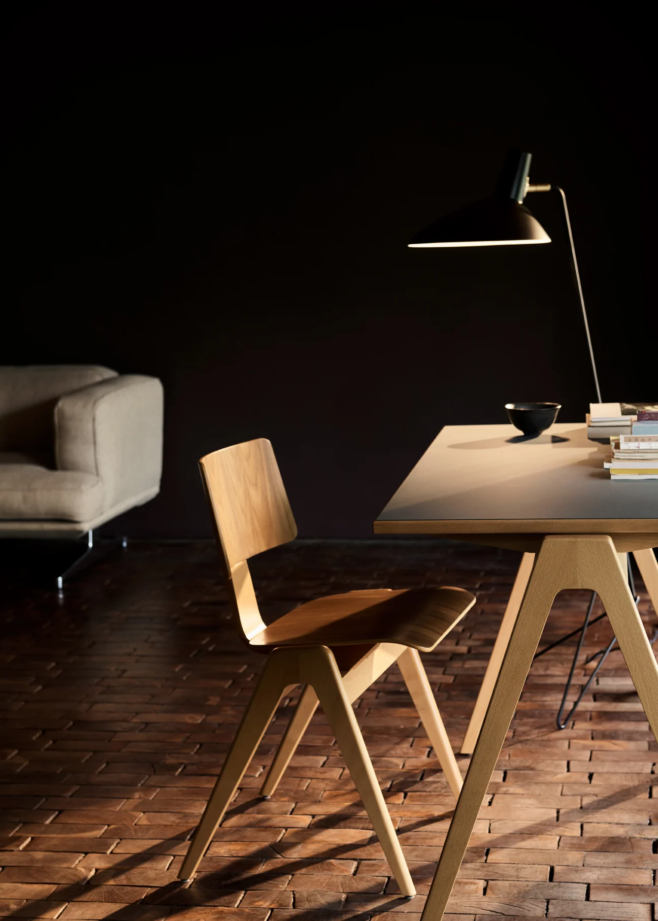 Tripod Table Lamp: Black - Image 6
