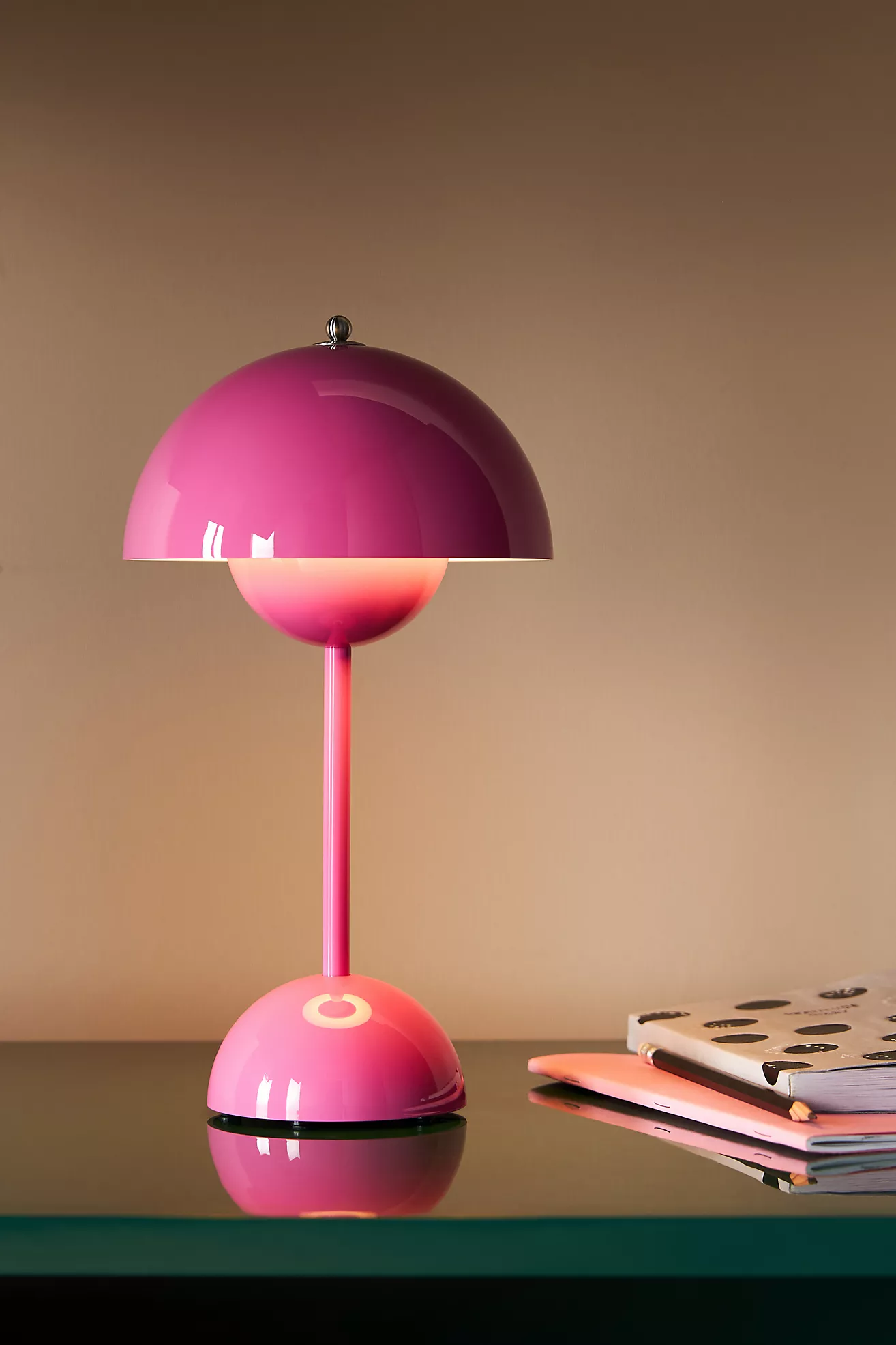 Verner Panton Flowerpot Portable Lamp: Pink - Image 5