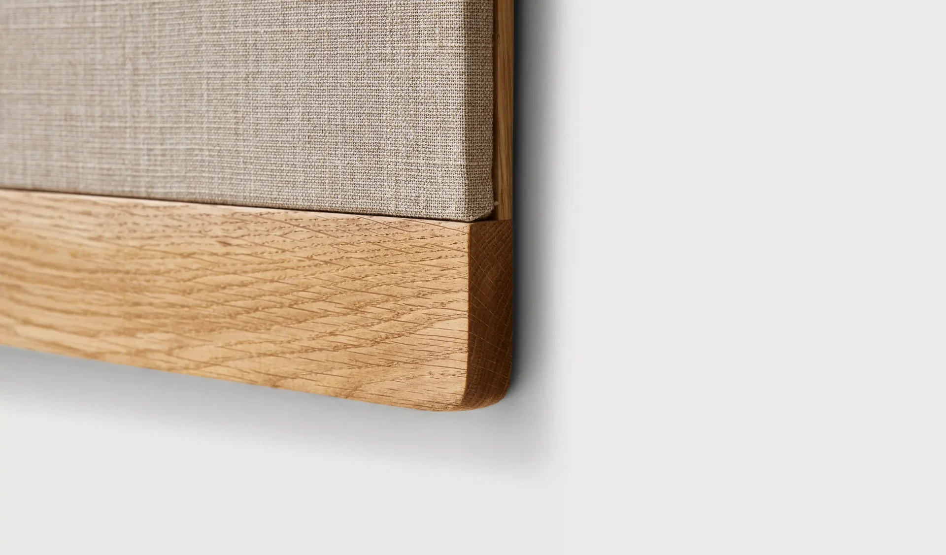 Vertical Pin Board: Oiled Oak - Image 3