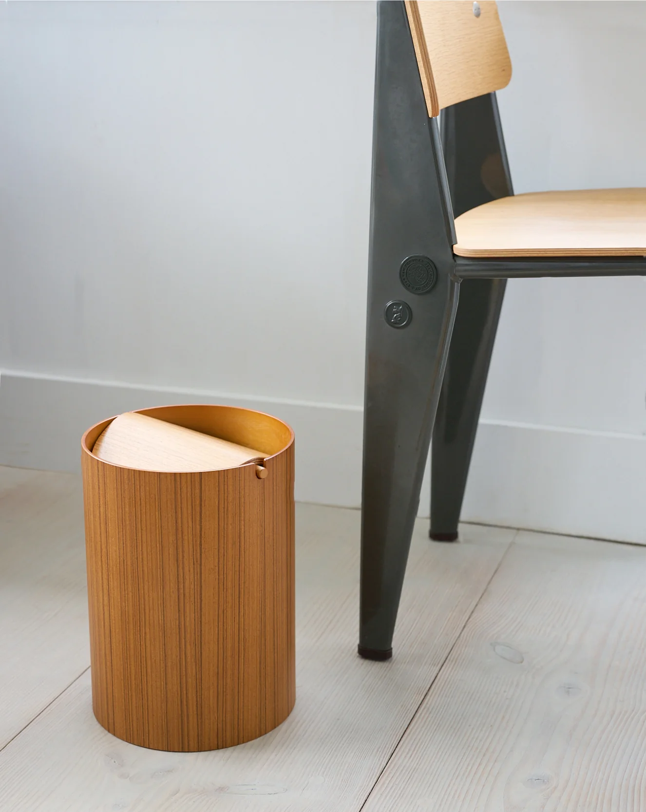Ayous Wood Wastebasket - Image 3