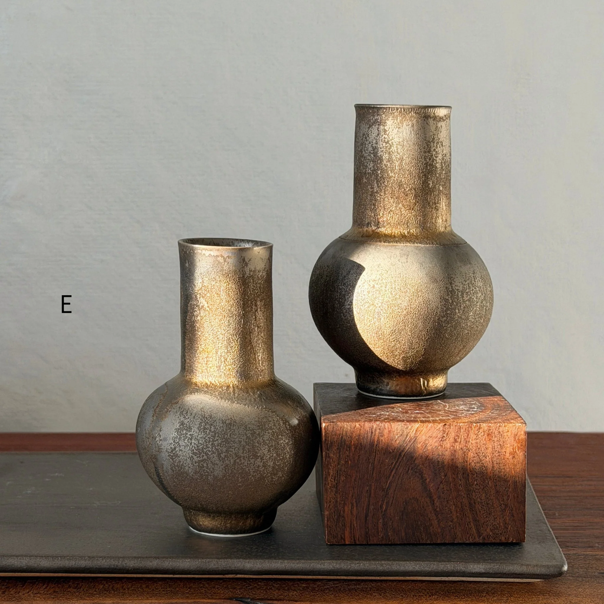 Yuta Segawa Vases: Gilded Charcoal - Image 6